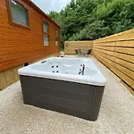 度假居 Fox At Owlet Hideaway - With Hot Tub, Near 约克