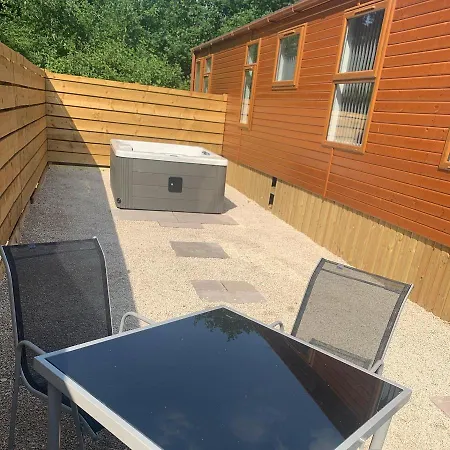 度假居 Fox At Owlet Hideaway - With Hot Tub, Near 约克