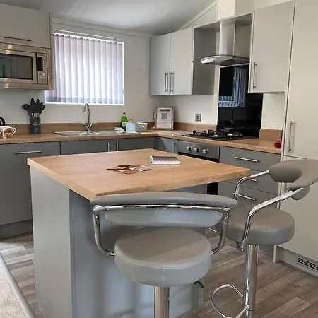 Nyaraló Fox At Owlet Hideaway - With Hot Tub, Near