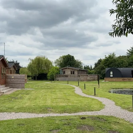 Nyaraló Fox At Owlet Hideaway - With Hot Tub, Near *