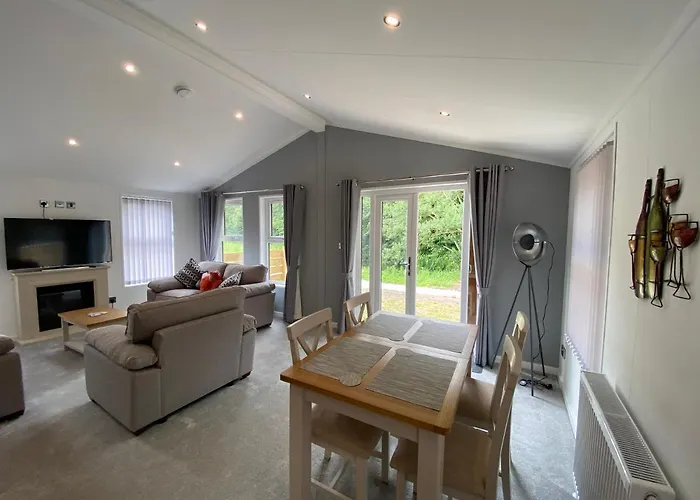 Fox At Owlet Hideaway - With Hot Tub, Near Hébergement de vacances