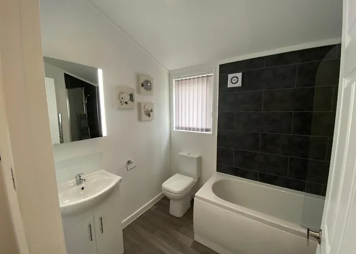 Hébergement de vacances Fox At Owlet Hideaway - With Hot Tub, Near *