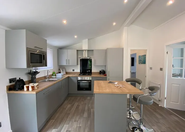 Fox At Owlet Hideaway - With Hot Tub, Near * York