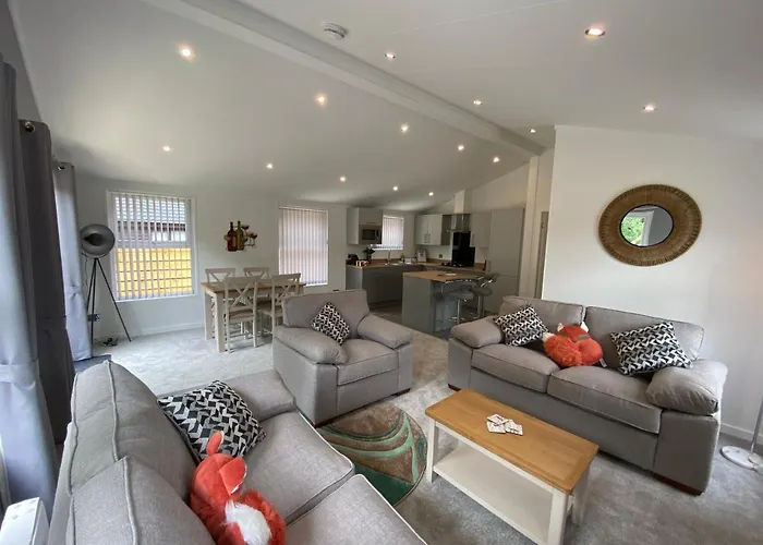 Fox At Owlet Hideaway - With Hot Tub, Near *