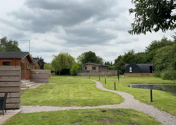 Hébergement de vacances Fox At Owlet Hideaway - With Hot Tub, Near *